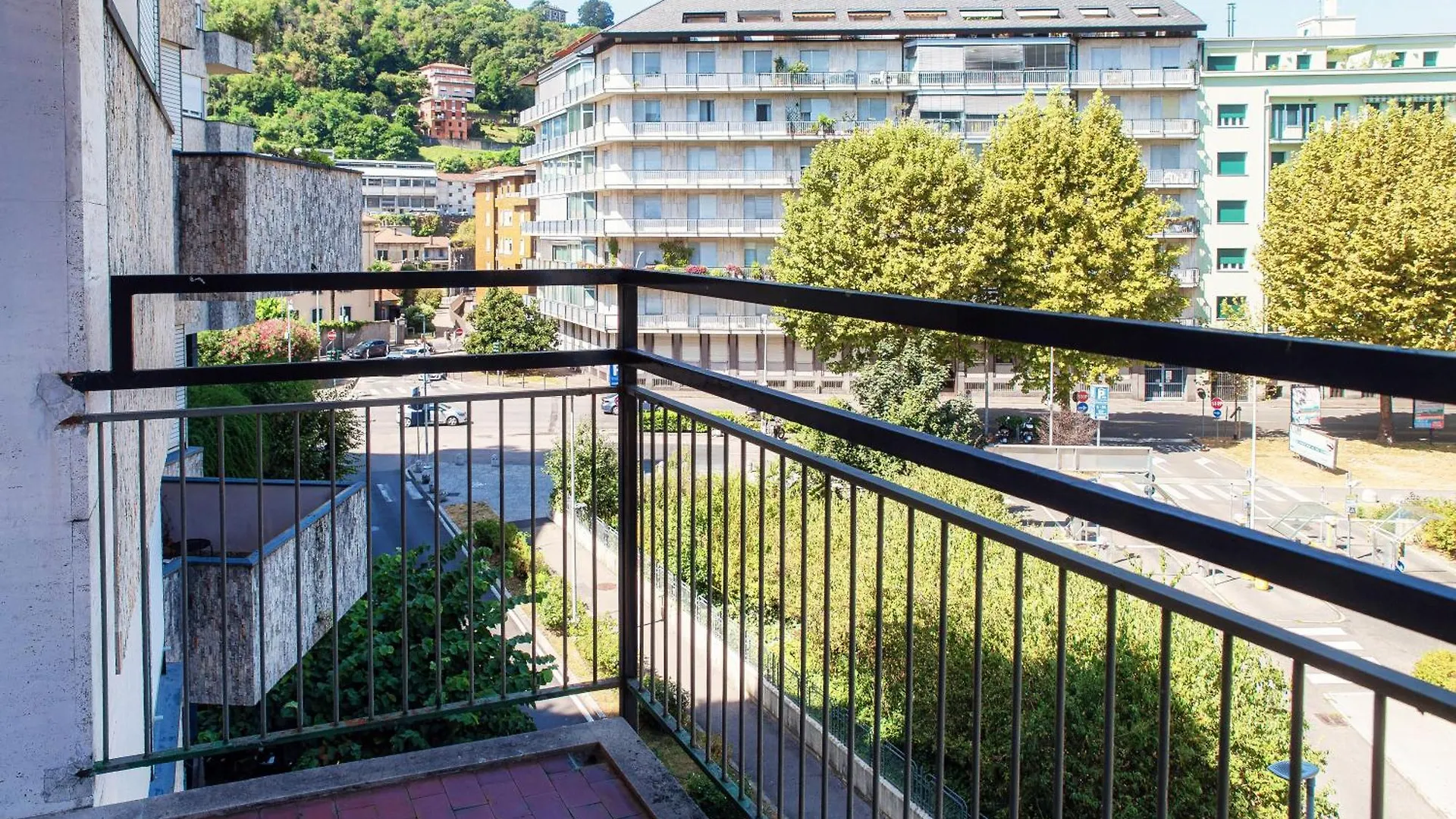 Contrada Sant'Elia - By Myhomeincomo Como
